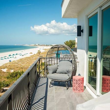 Beach One Style Meets The Shore Villa St. Pete Beach Exterior photo