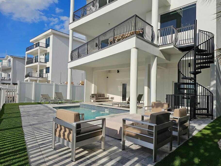 Beach One Style Meets The Shore Villa St. Pete Beach Exterior photo